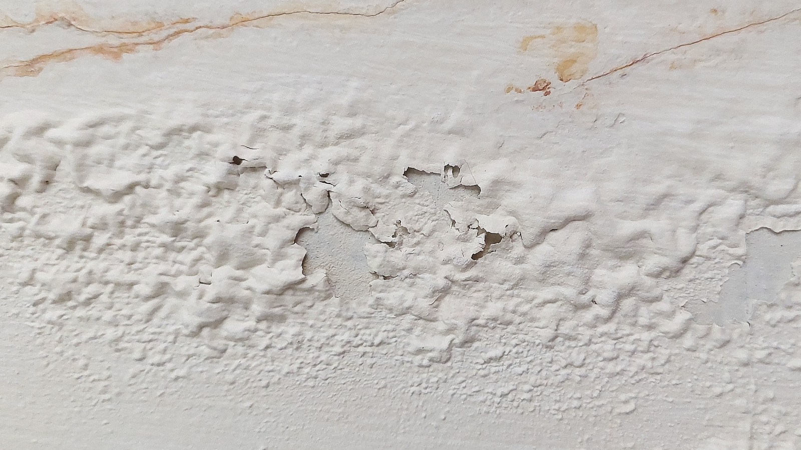 This Is Probably Why Your Kitchen's Fresh Coat Of Paint Is Bubbling