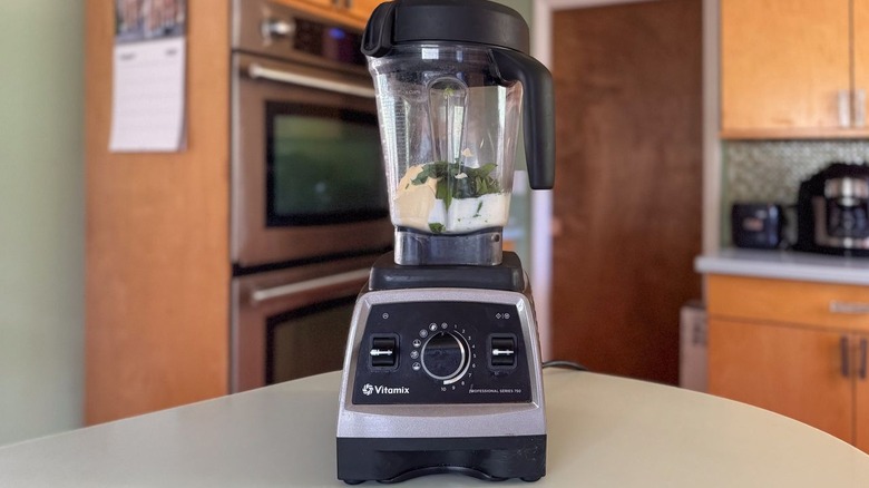 Avocado ranch dressing ingredients in blender