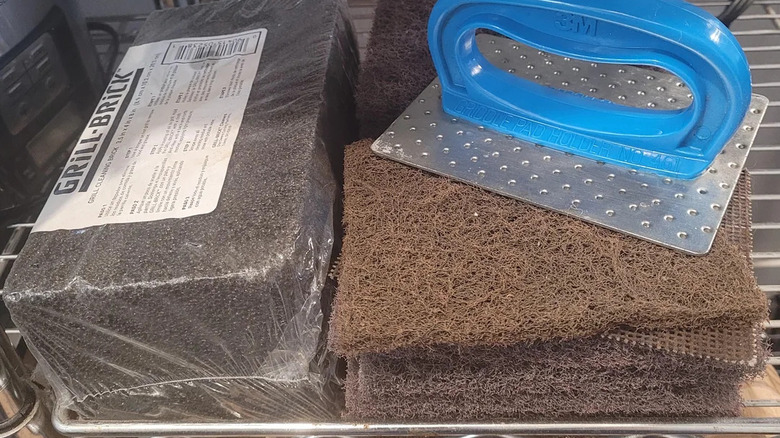 Grill cleaning bricks