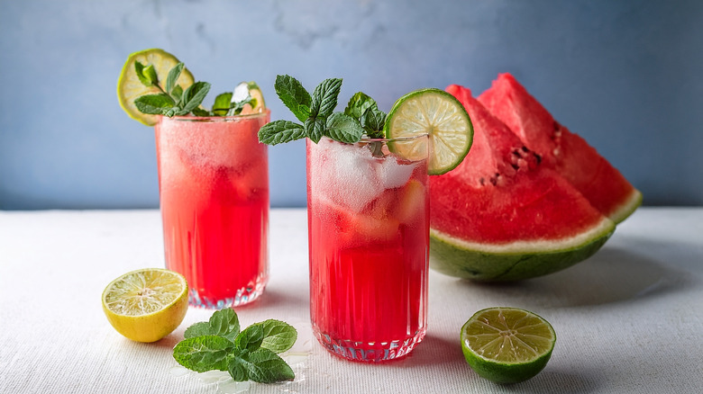 watermelon cocktails with lime and mint