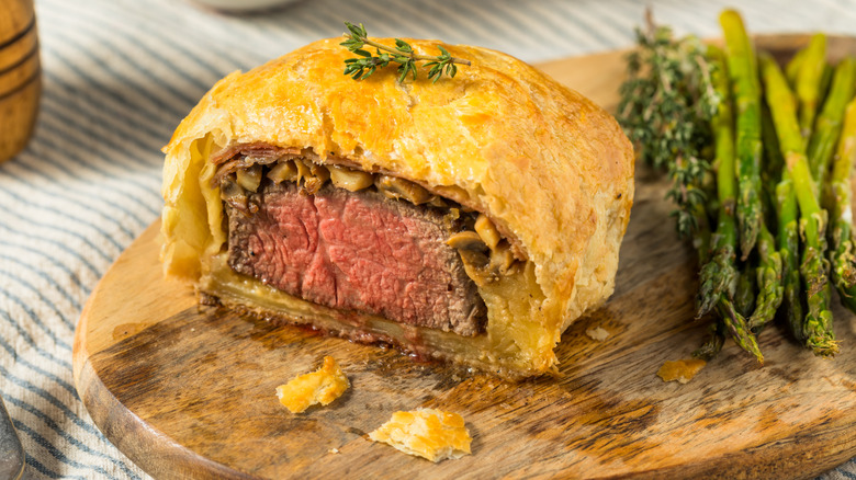 Plate with beef Wellington