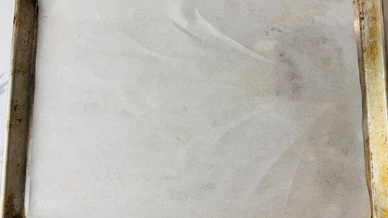 Baking sheet lined with parchment paper