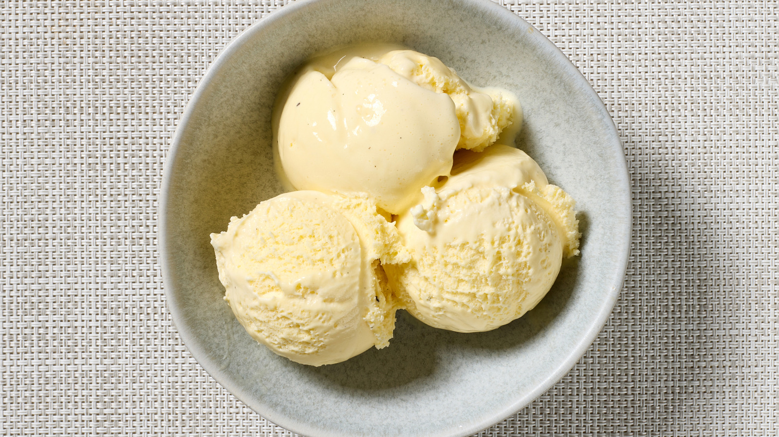 This Sweet Sandwich Condiment Instantly Transforms Basic Vanilla Ice Cream