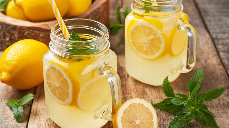 Fresh lemonade in two mason jars