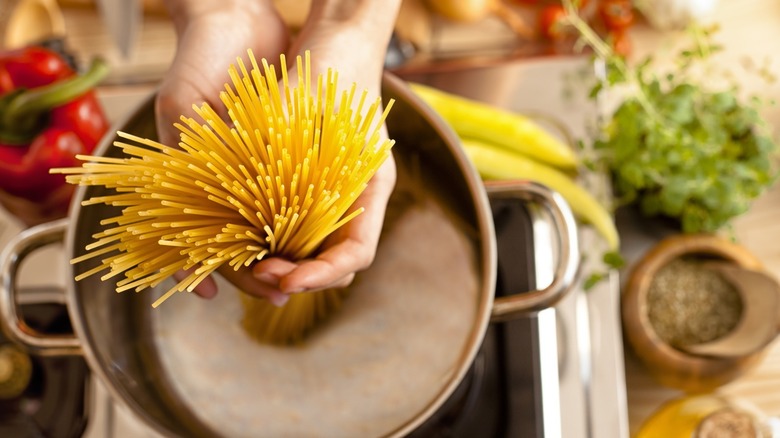 Spaghetti in a pot