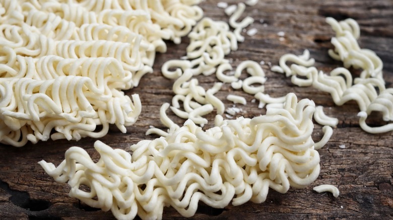 dried instant ramen