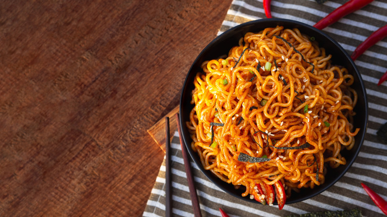 Spicy instant noodles