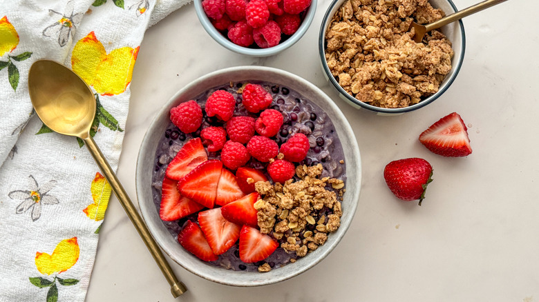bowl of oat berry bowl with streusel
