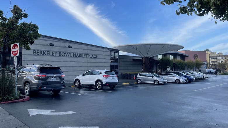 Cars parked in front of Berkeley Bowl grocery store