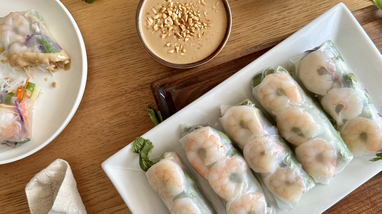 shrimp rolls with sauce