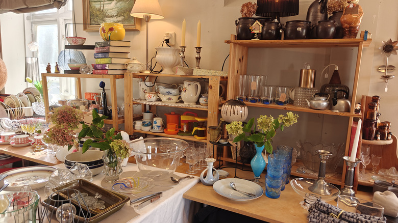 Turn Kitchenware Into Bold Decor With One Vintage Thrift Find