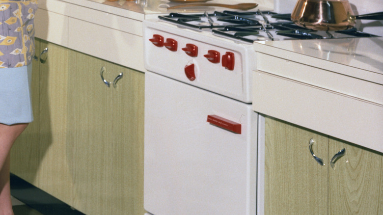 1950s oven design