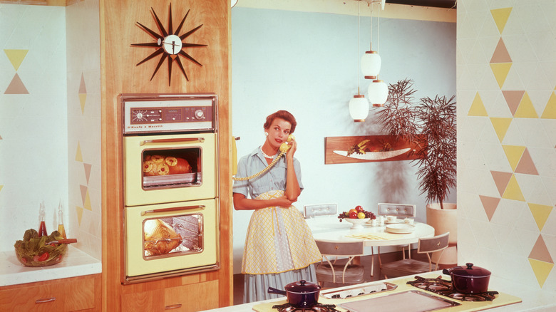 Space-inspired décor in vintage kitchen