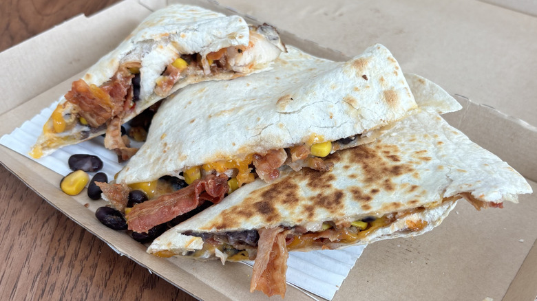 quesadilla with bacon in it