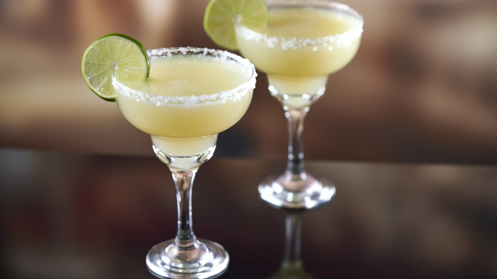 Wir fragten einen Barkeeper, wie man eine einfache Margarita mit gekauftem ...