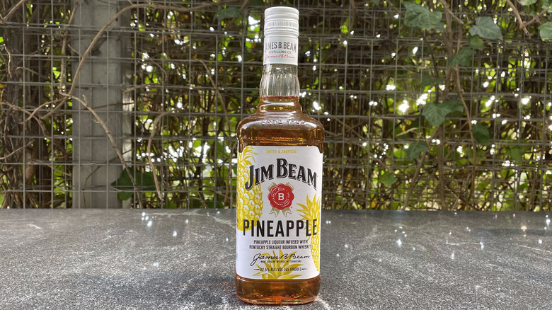 Jim Beam Pineapple bottle