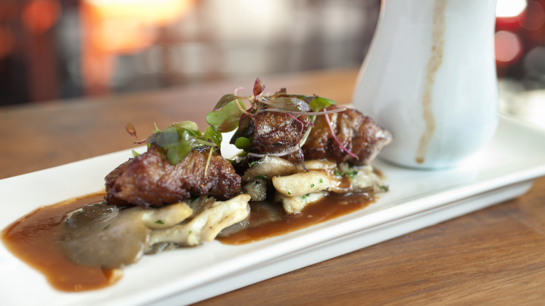 Sweetbreads with mushroom sauce