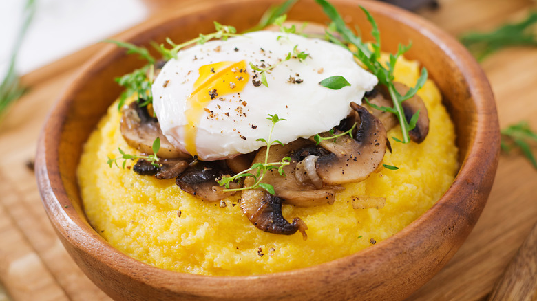 Breakfast polenta with egg and mushrooms