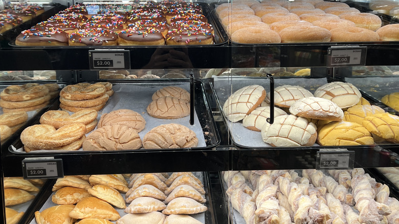 Mexican panaderia baked goods