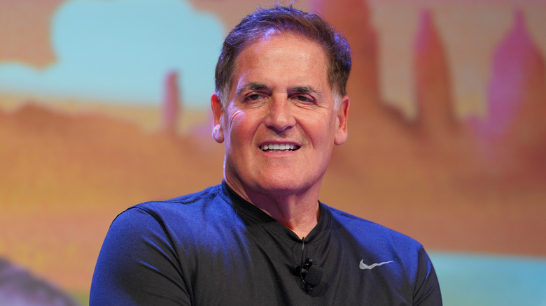 Mark Cuban headshot