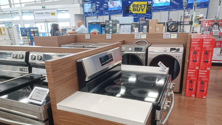 Best Buy appliance section featuring stovetop