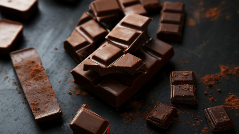 Bar of chocolate broken into pieces