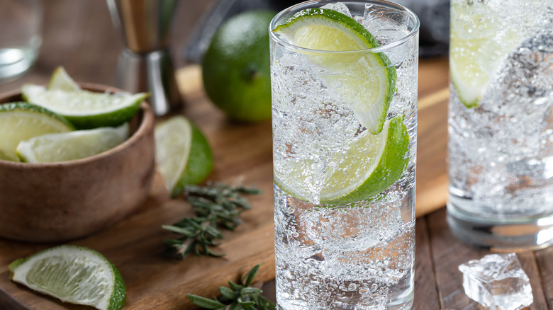 bubbly water with limes