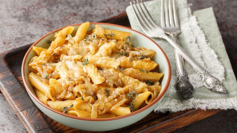 caramelized onion pasta