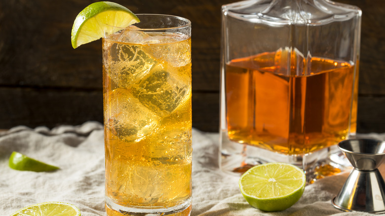 mixed bourbon and ginger beer drink