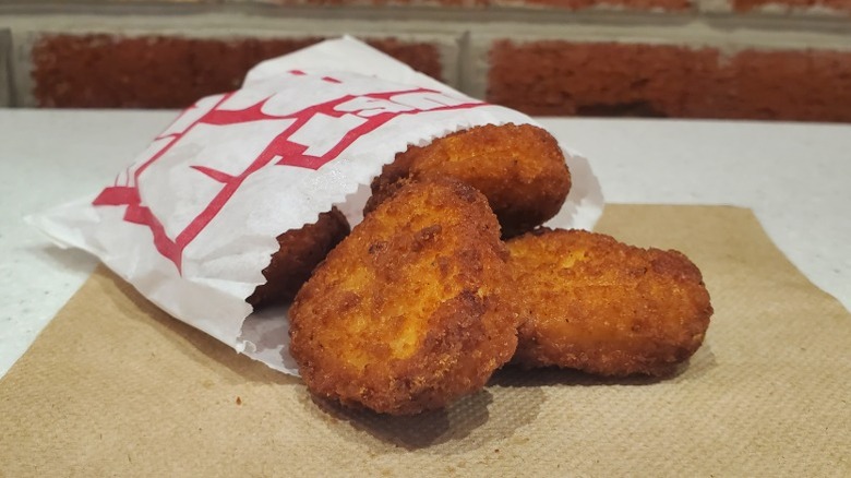 Chicken Shnuggetz from Sheetz on brown napkin