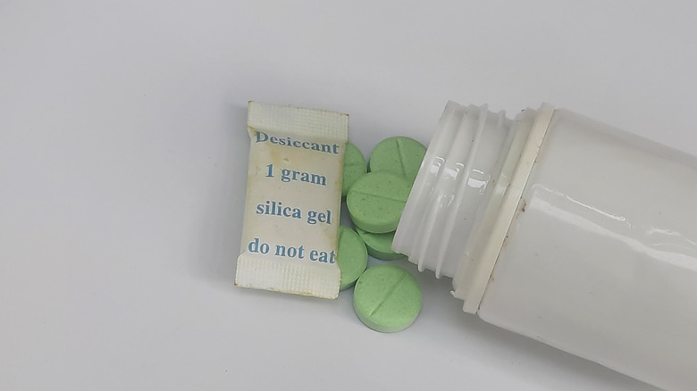 Silica gel package