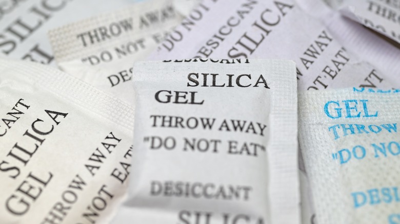 Silica gel packets