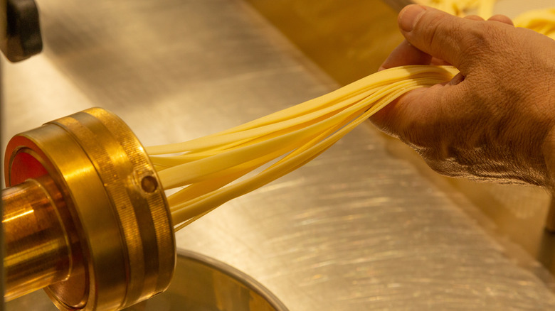 Pasta made with traditional bronze dies, also called bronze-cut pasta