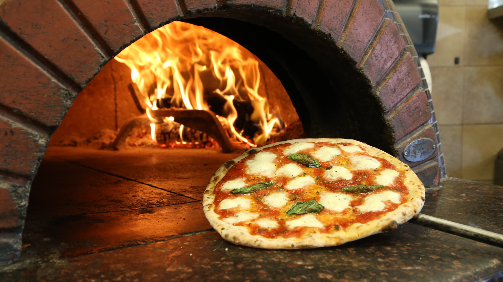 What's The Best Temperature To Cook Pizza In The Oven?