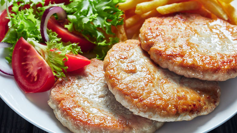 Plate of turkey burger patties