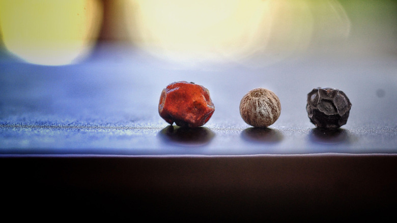three kinds of peppercorns