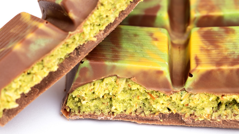 close up dubai chocolate