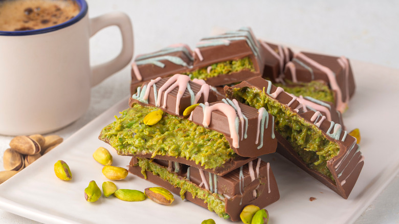 Dubai chocolate with coffee