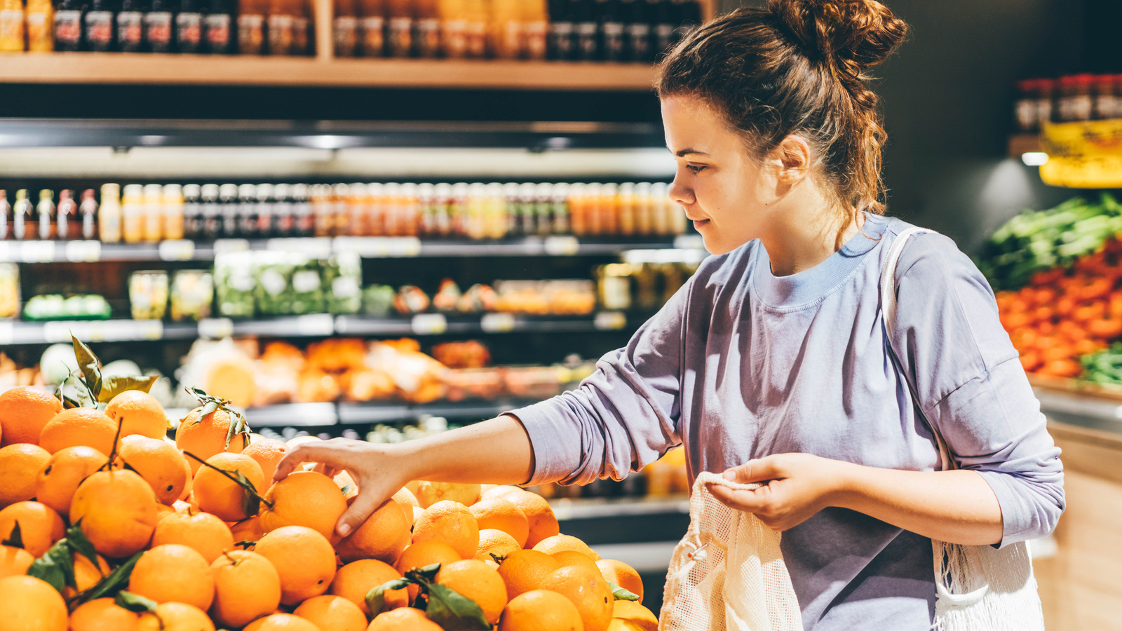 Keep Oranges In Your Fridge's Crisper Drawer To Keep Them Fresh