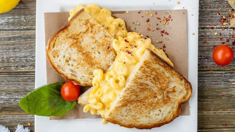 Grilled Mac & Cheese