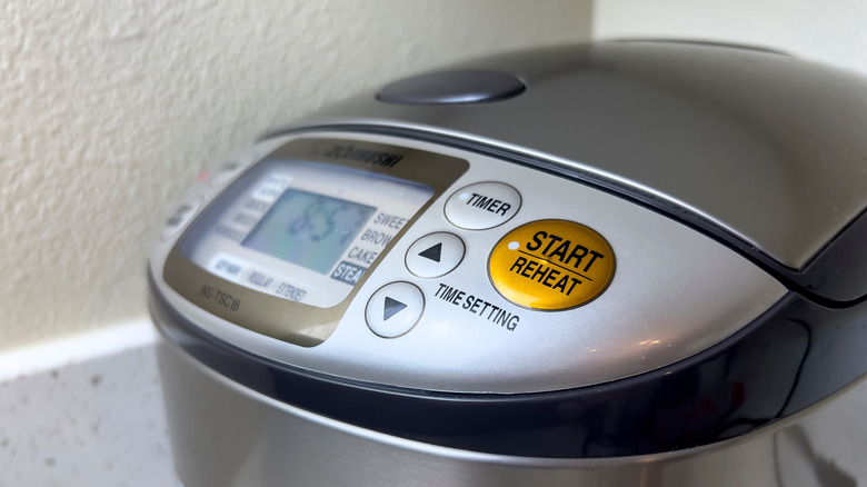 A zojirushi rice cooker.