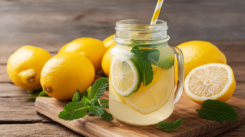 lemonade in mason jar