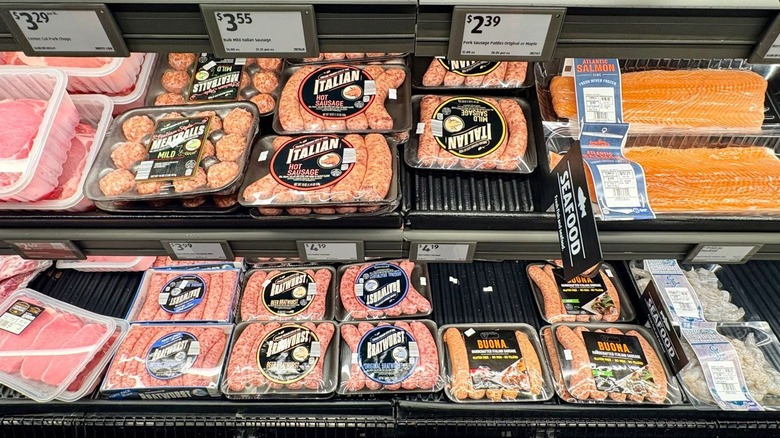 Aldi sausage section featuring bratwurst.