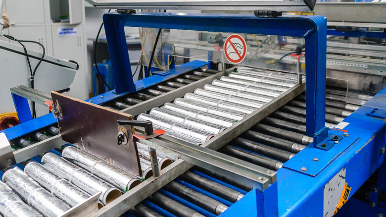 machine to cut aluminum foil