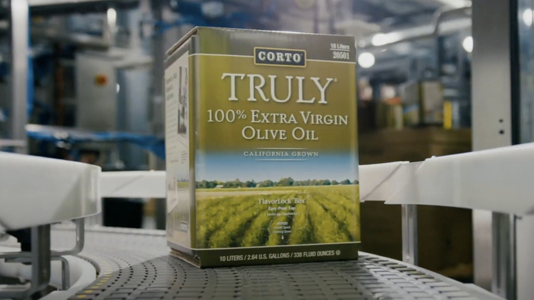 boxed Corto 10L olive oil