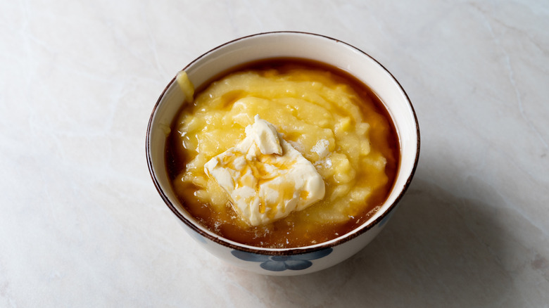 A bowl of hasty pudding