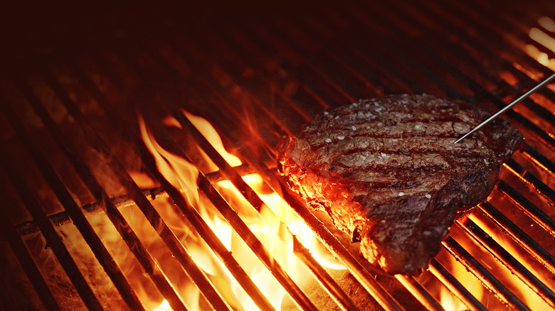 grilling steak