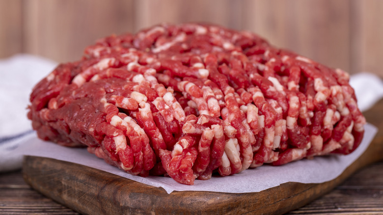 pile of ground beef