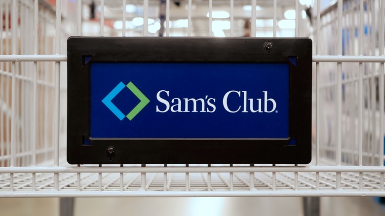 Sam's club shopping cart in store