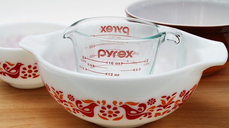 Vintage Pyrex bowls and measuring cup